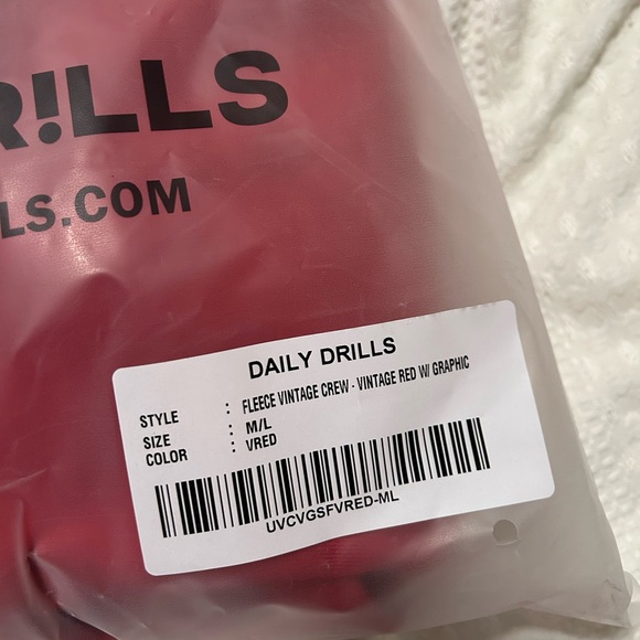 Daily Drills V-Day Oversized Fleece Vintage Crew - Red w/ Vday Patch M/L NWT - Picture 8 of 11
